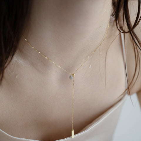 メレダイヤチャーム18K Yラインネックレス
