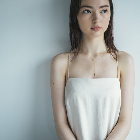 メレダイヤチャーム18K Yラインネックレス