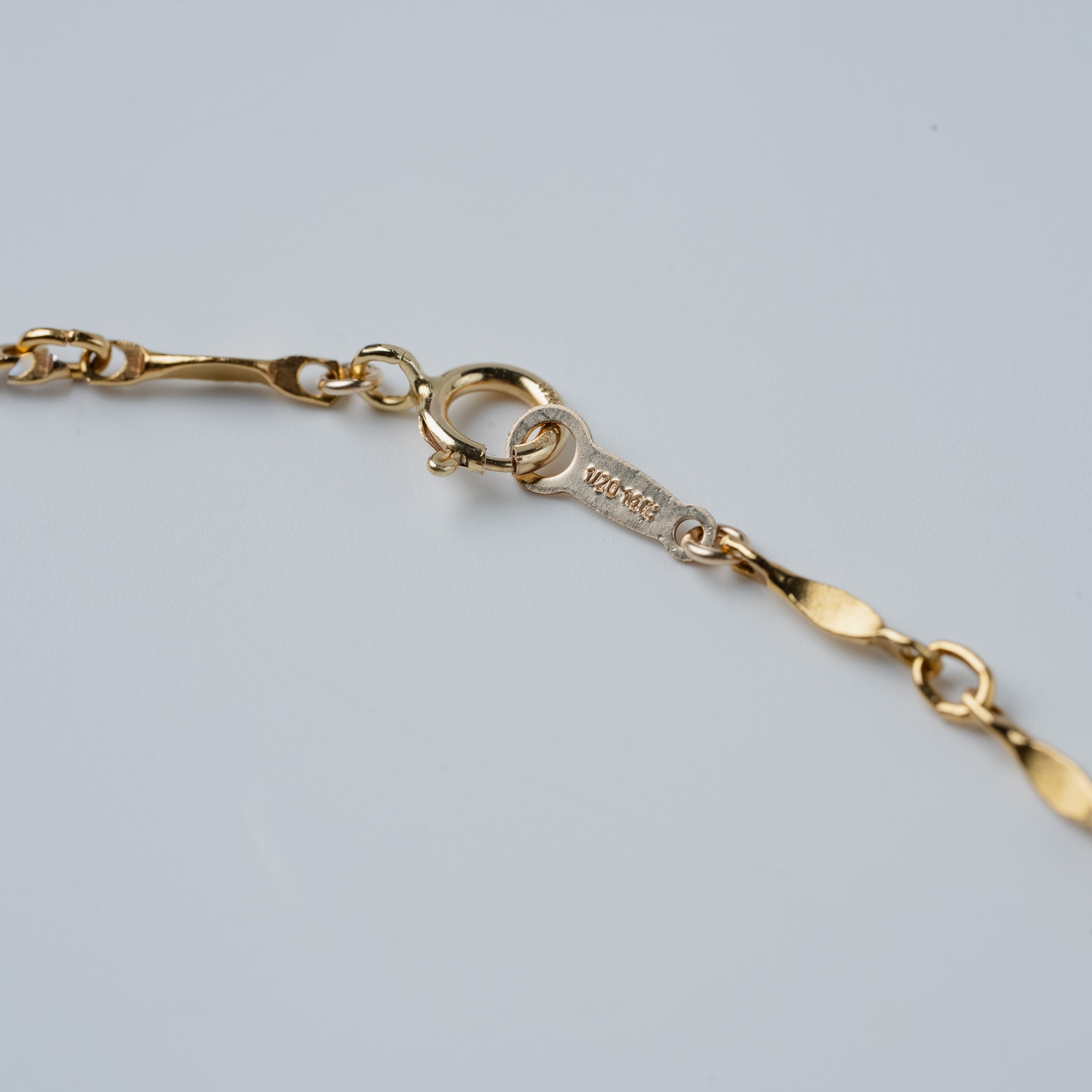 Contour Fine Chain Choker
