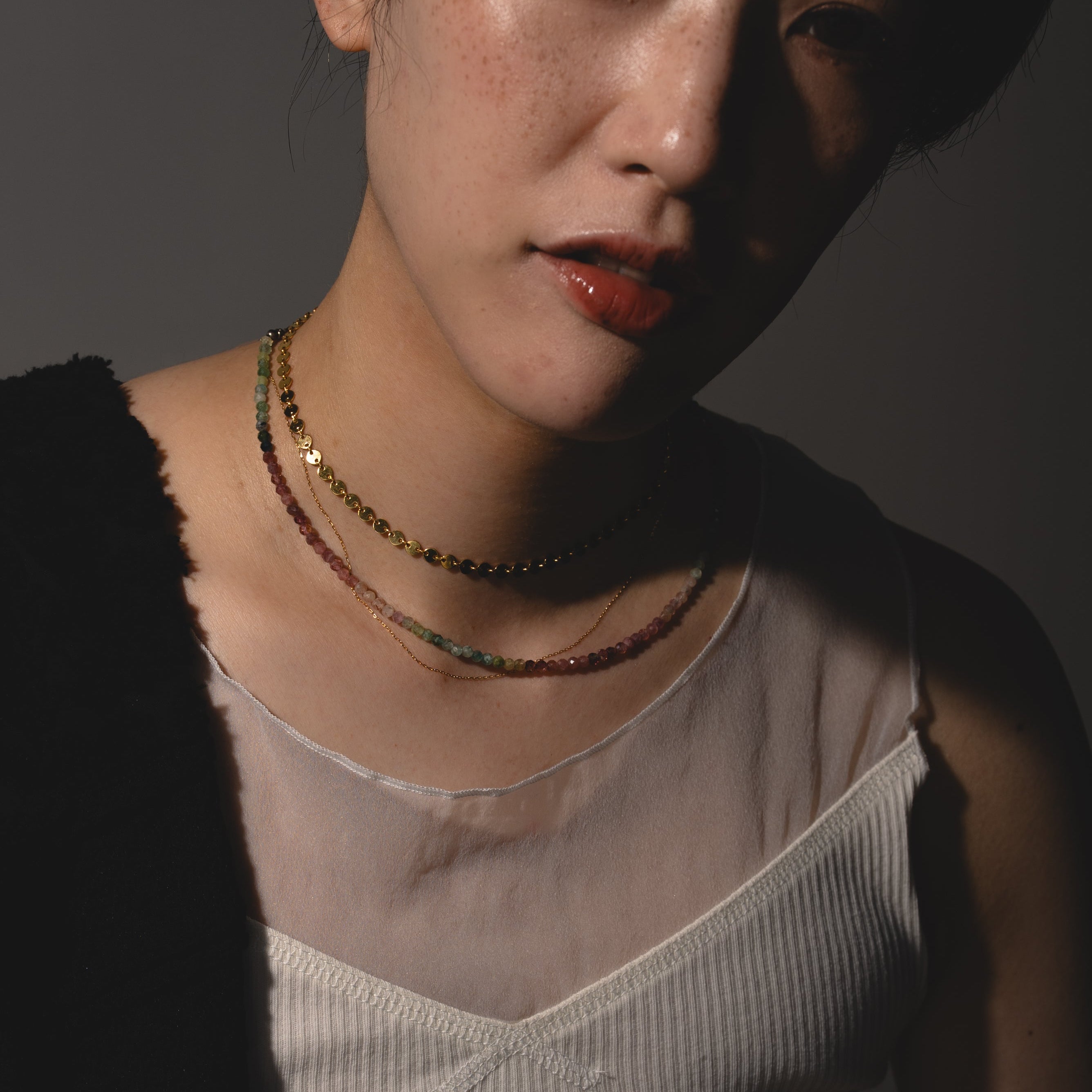 Contour Glow Chain Choker