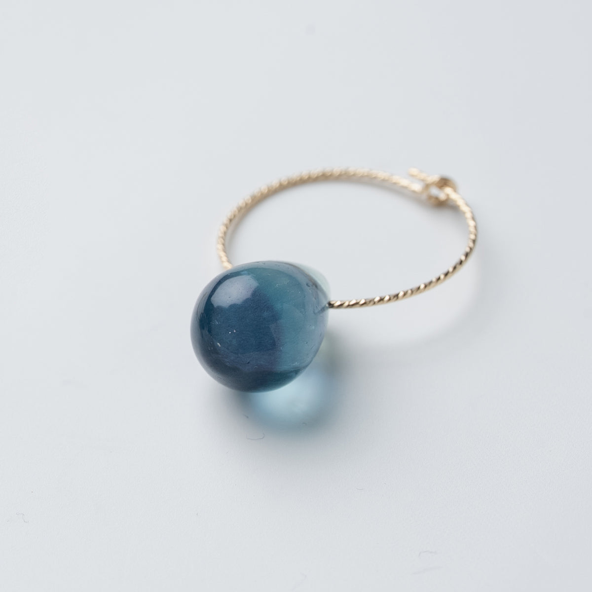 フローライトフープピアス|DAWN BLUE