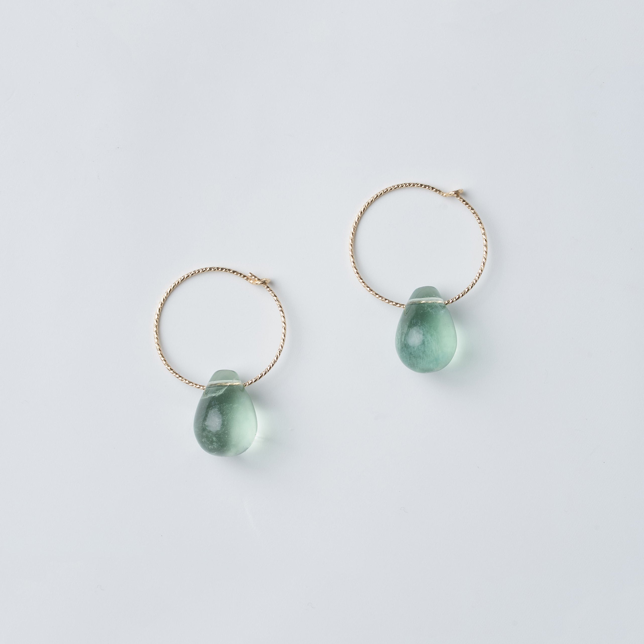 フローライトフープピアス|DAYLIGHT GREEN