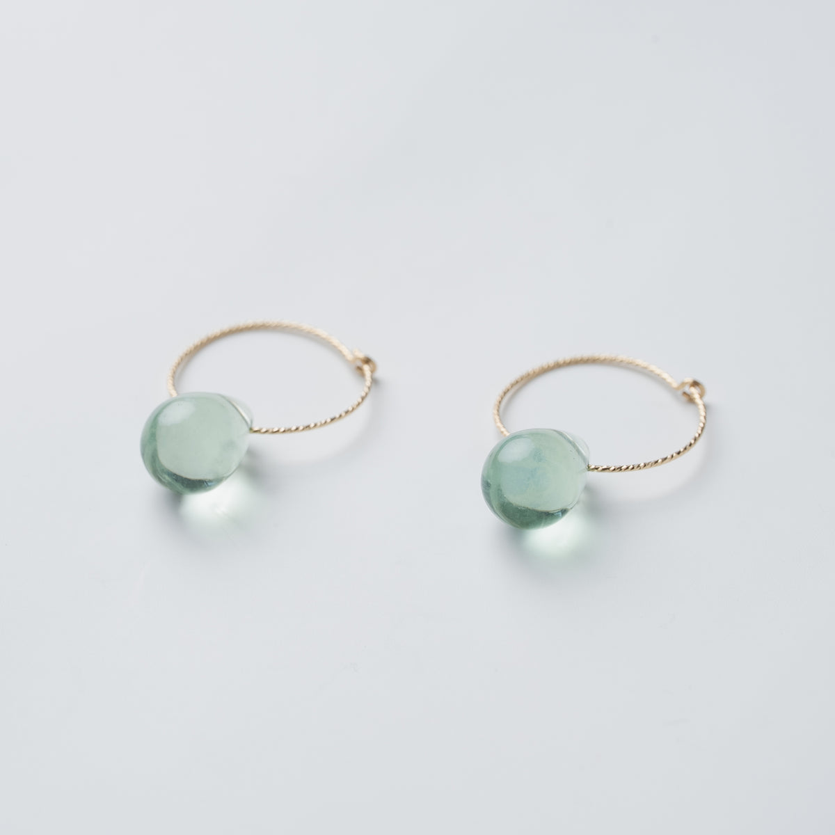 フローライトフープピアス|DAYLIGHT GREEN