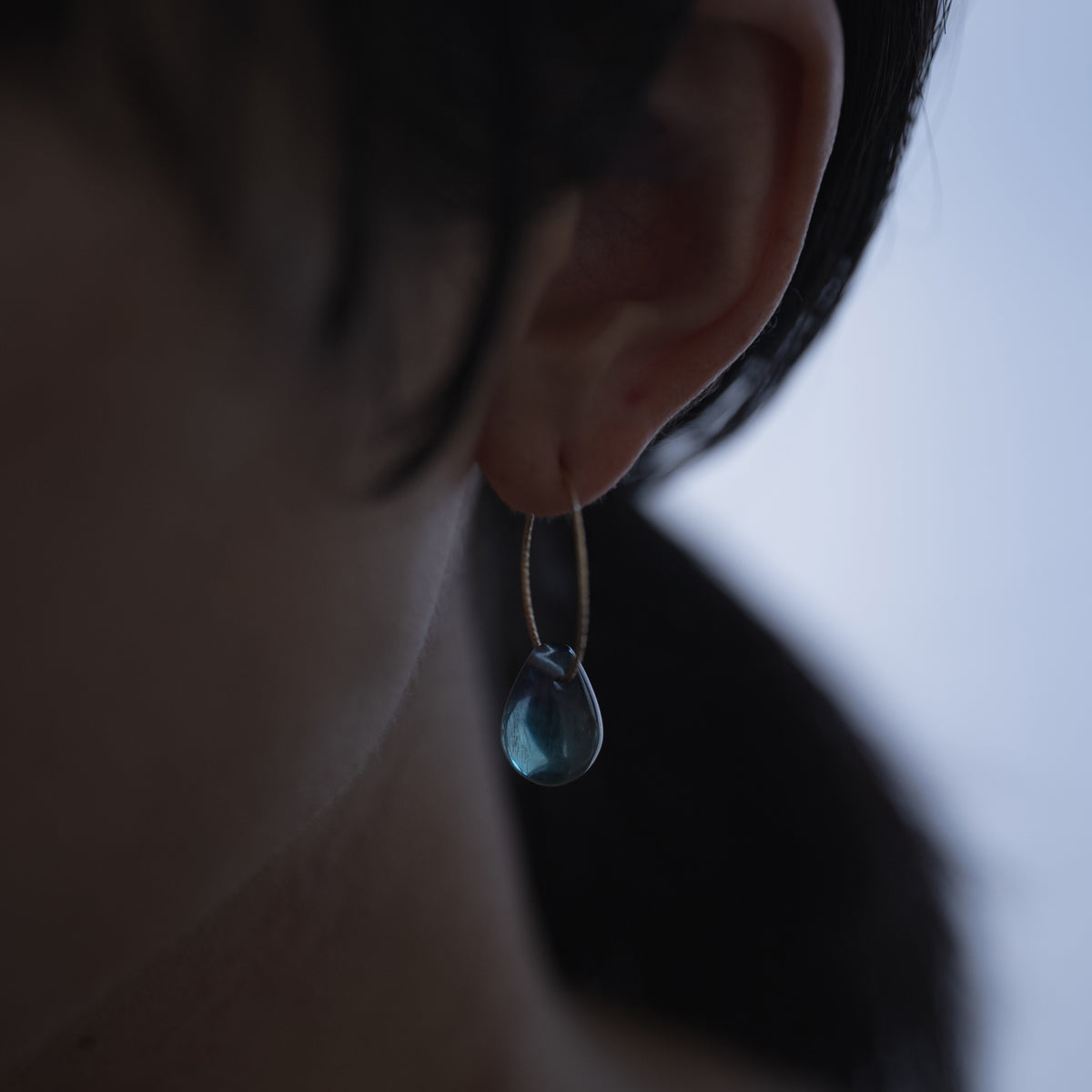 フローライトフープピアス｜DAWN BLUE