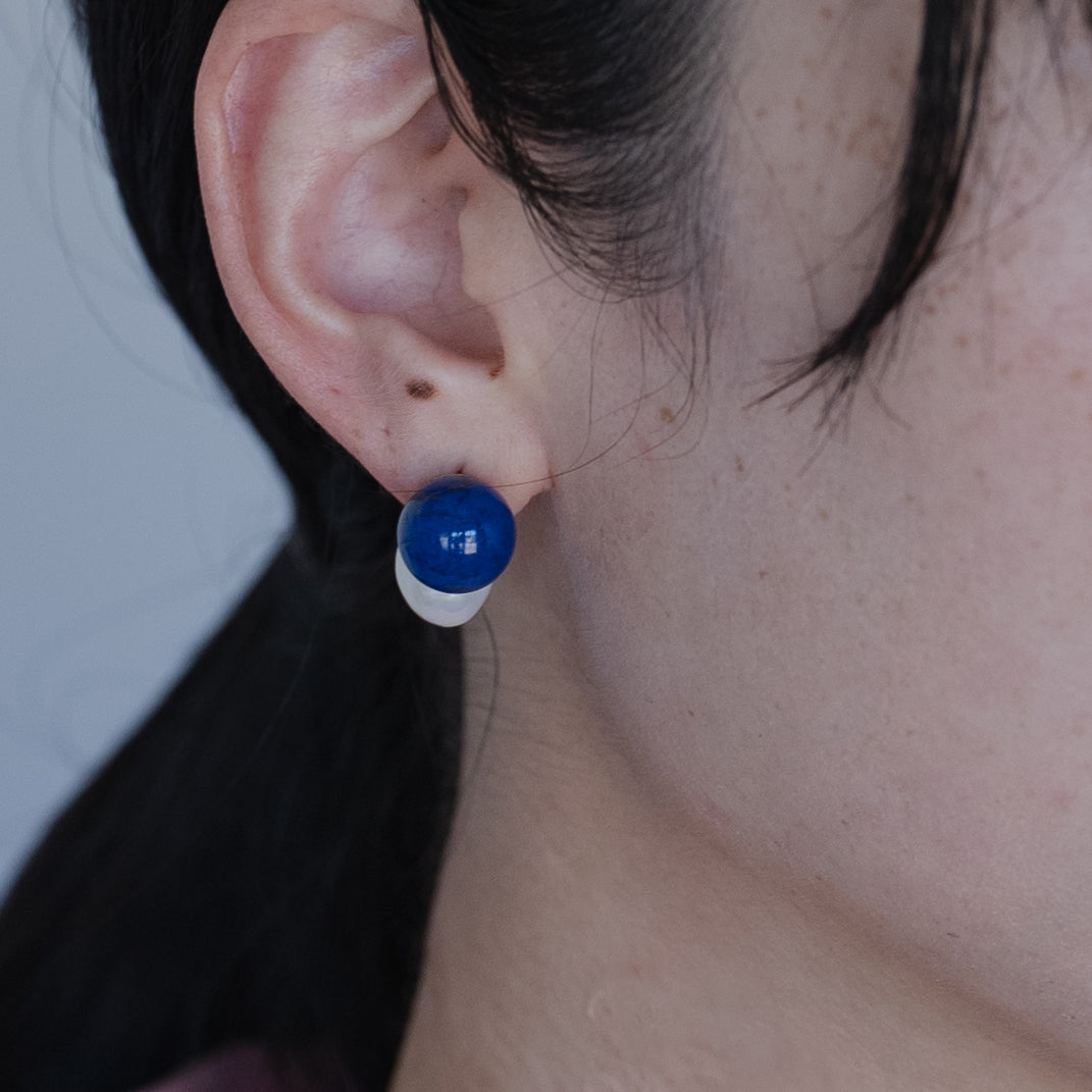 Moonrise Titanium ラピスラズリ＆バロックパールピアス