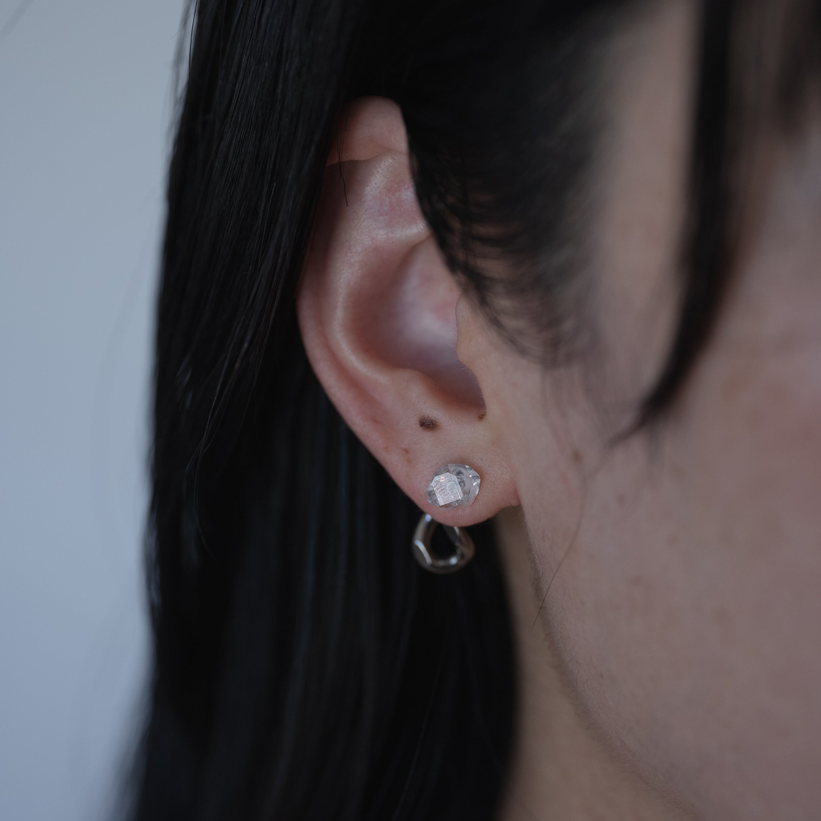 Glint Titanium ハーキマーダイヤモンドチェーンピアス